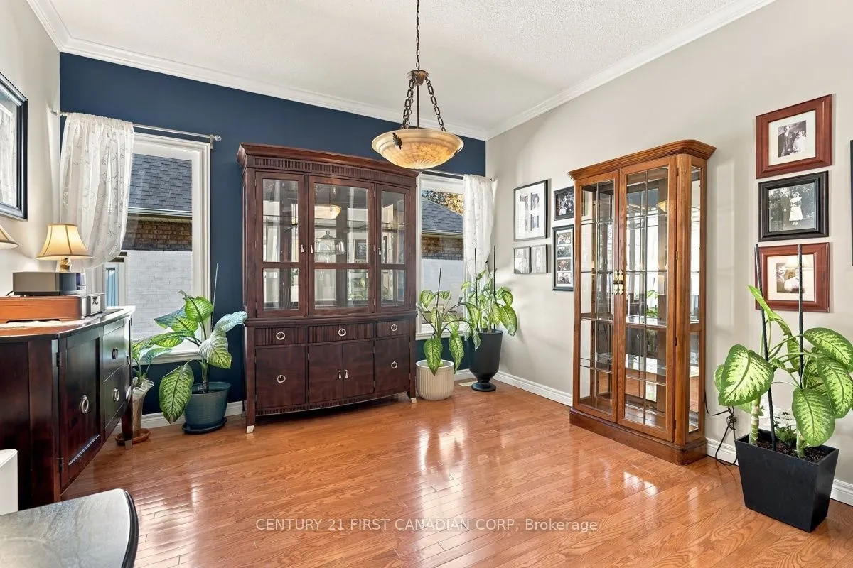 665 Commissioners Road W #3