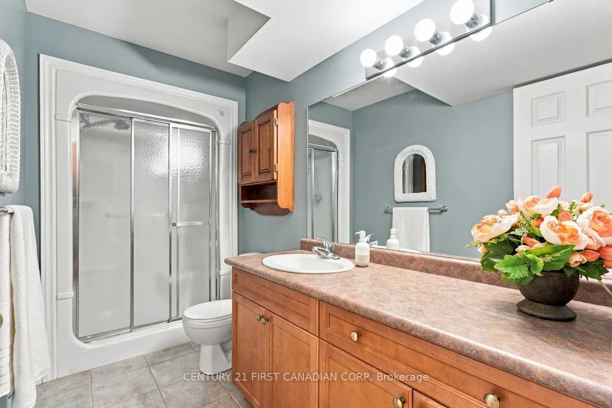 665 Commissioners Road W #3