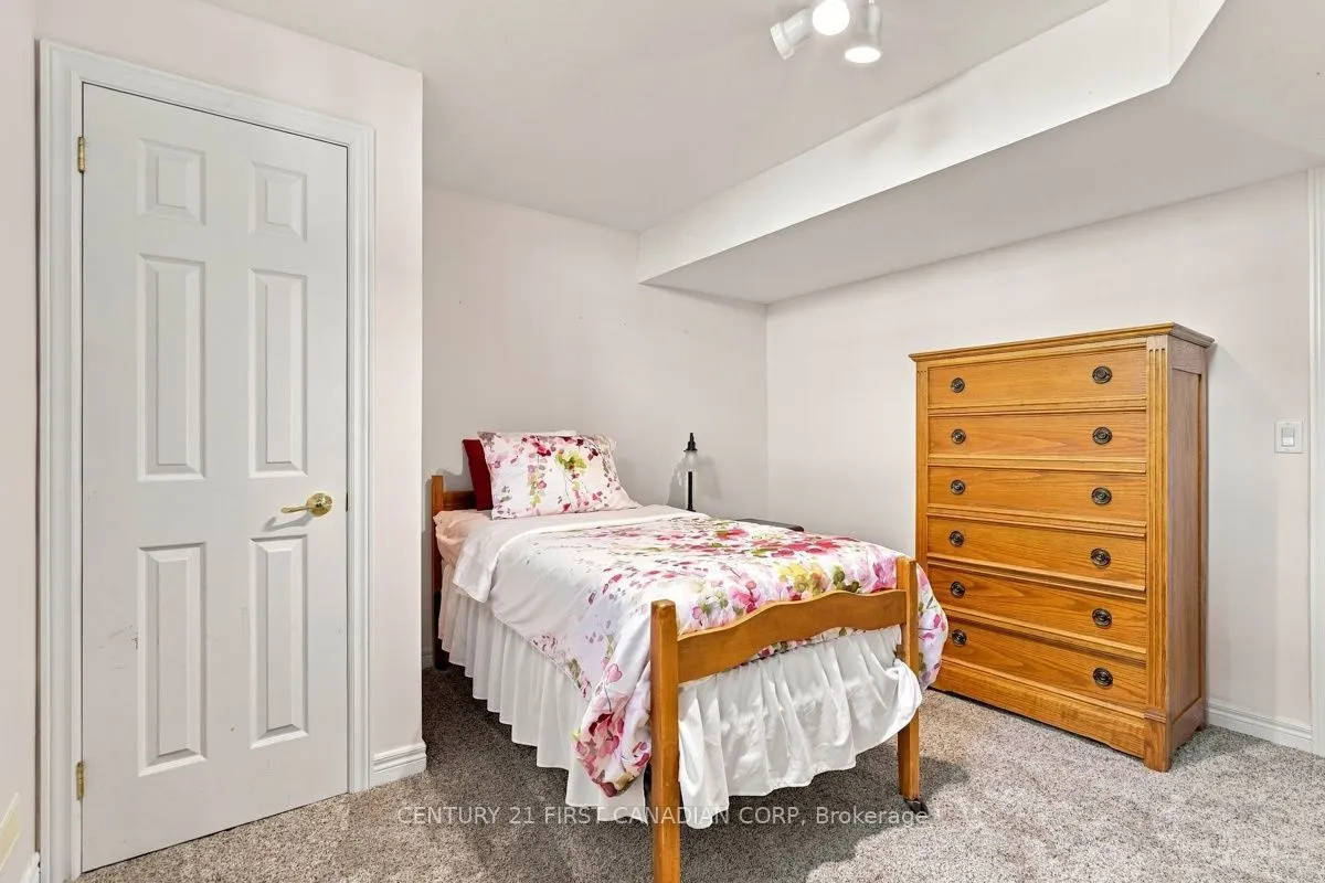 665 Commissioners Road W #3