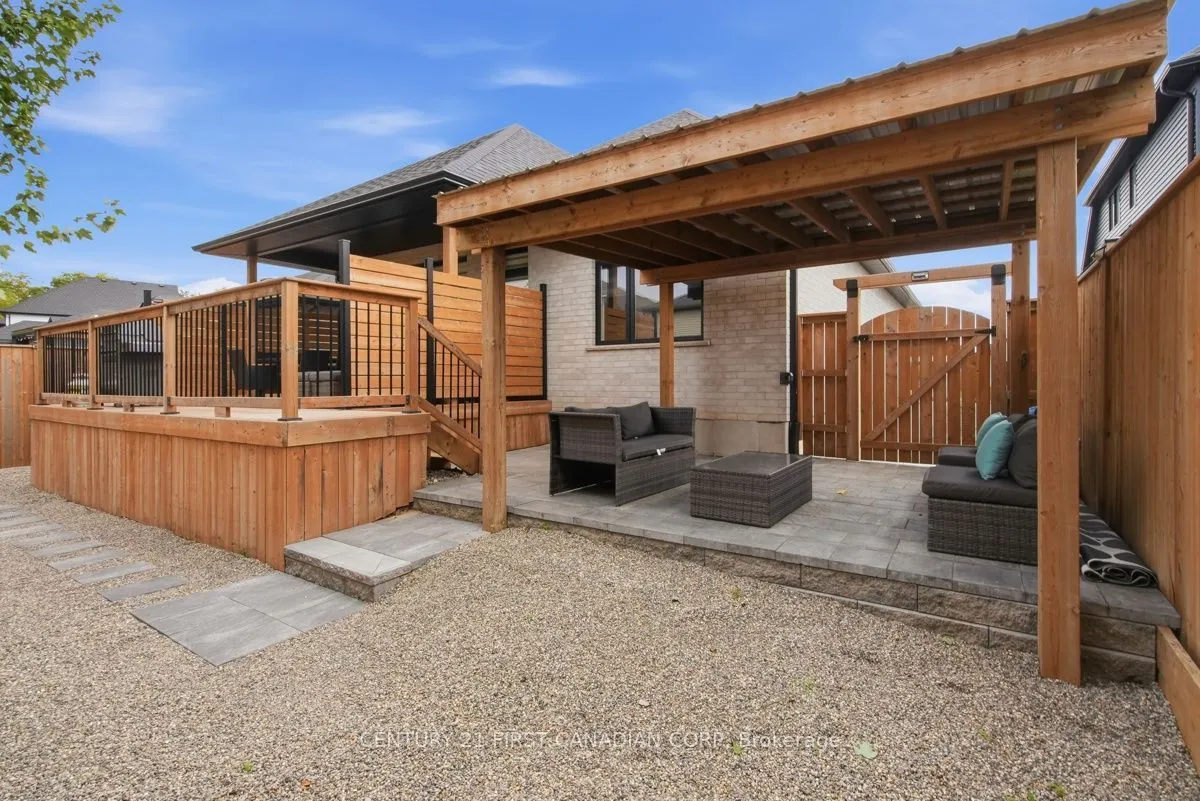 12 Briscoe Crescent