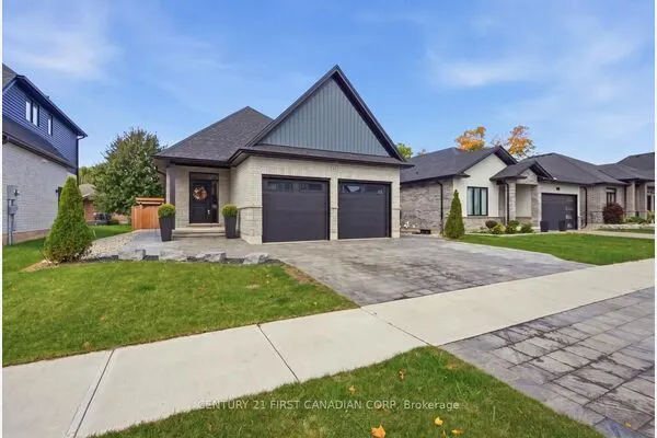 12 Briscoe Crescent