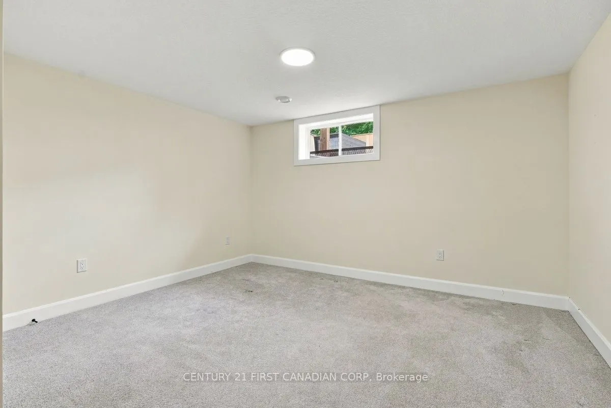12 Briscoe Crescent