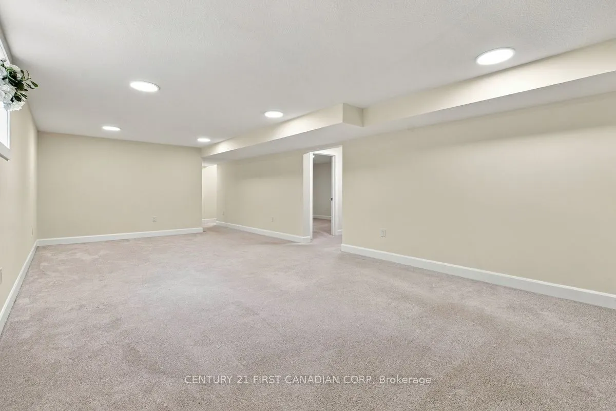 12 Briscoe Crescent
