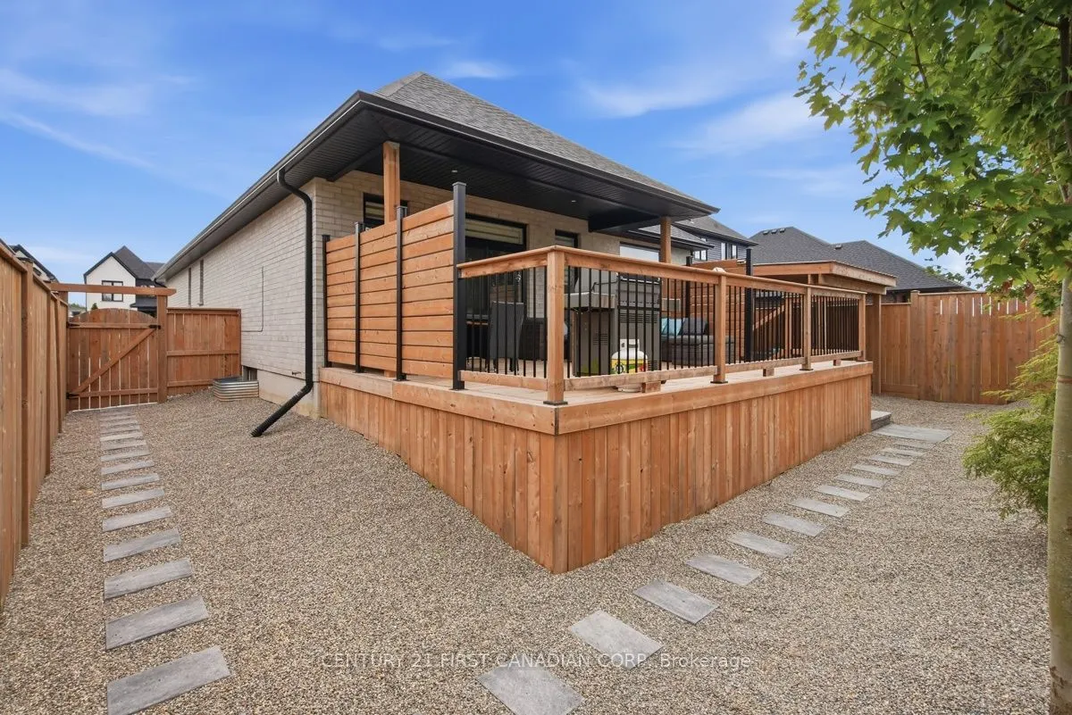 12 Briscoe Crescent