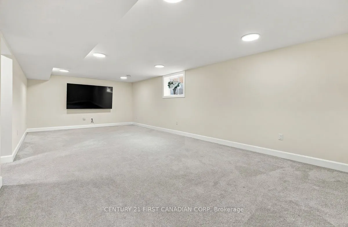 12 Briscoe Crescent