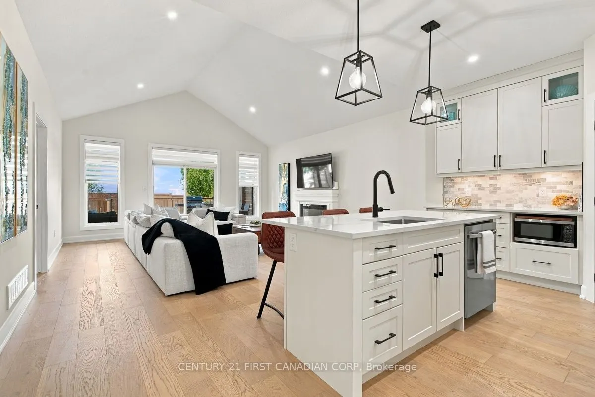 12 Briscoe Crescent