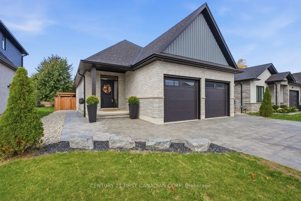 12 Briscoe Crescent