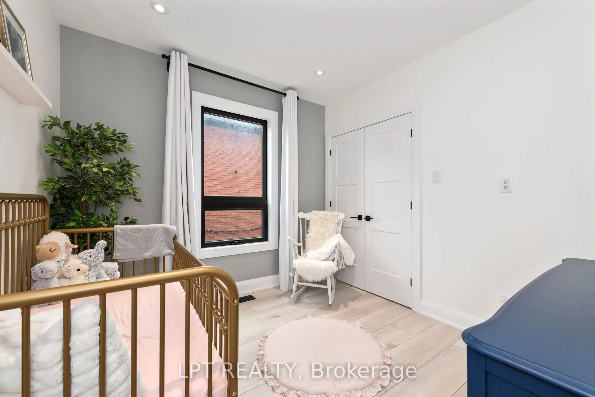 323 Booth Street
