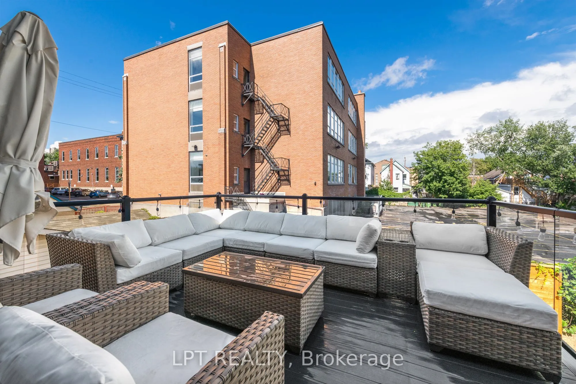 323 Booth Street