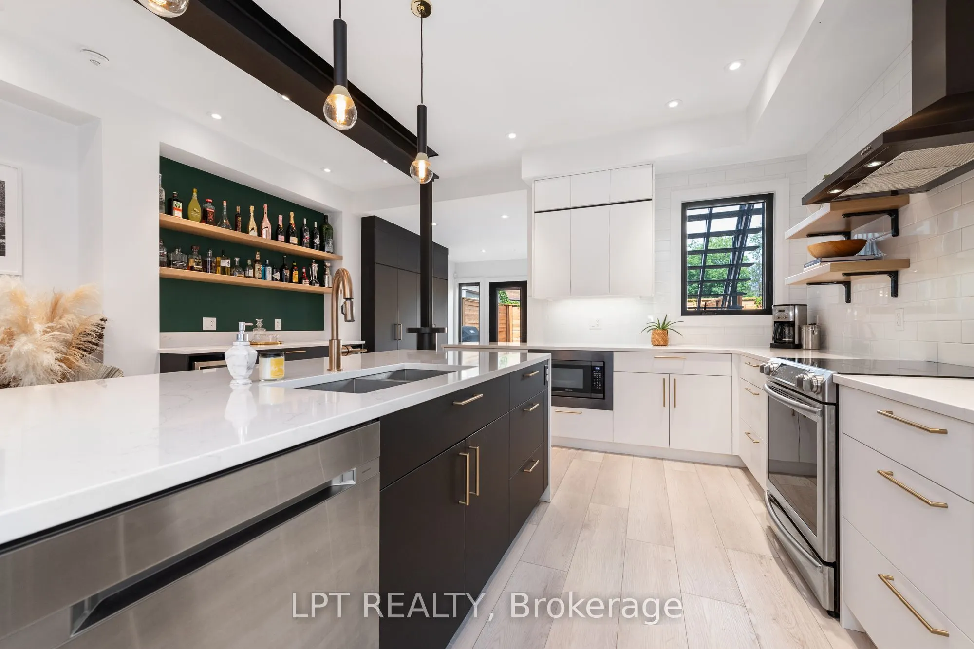 323 Booth Street
