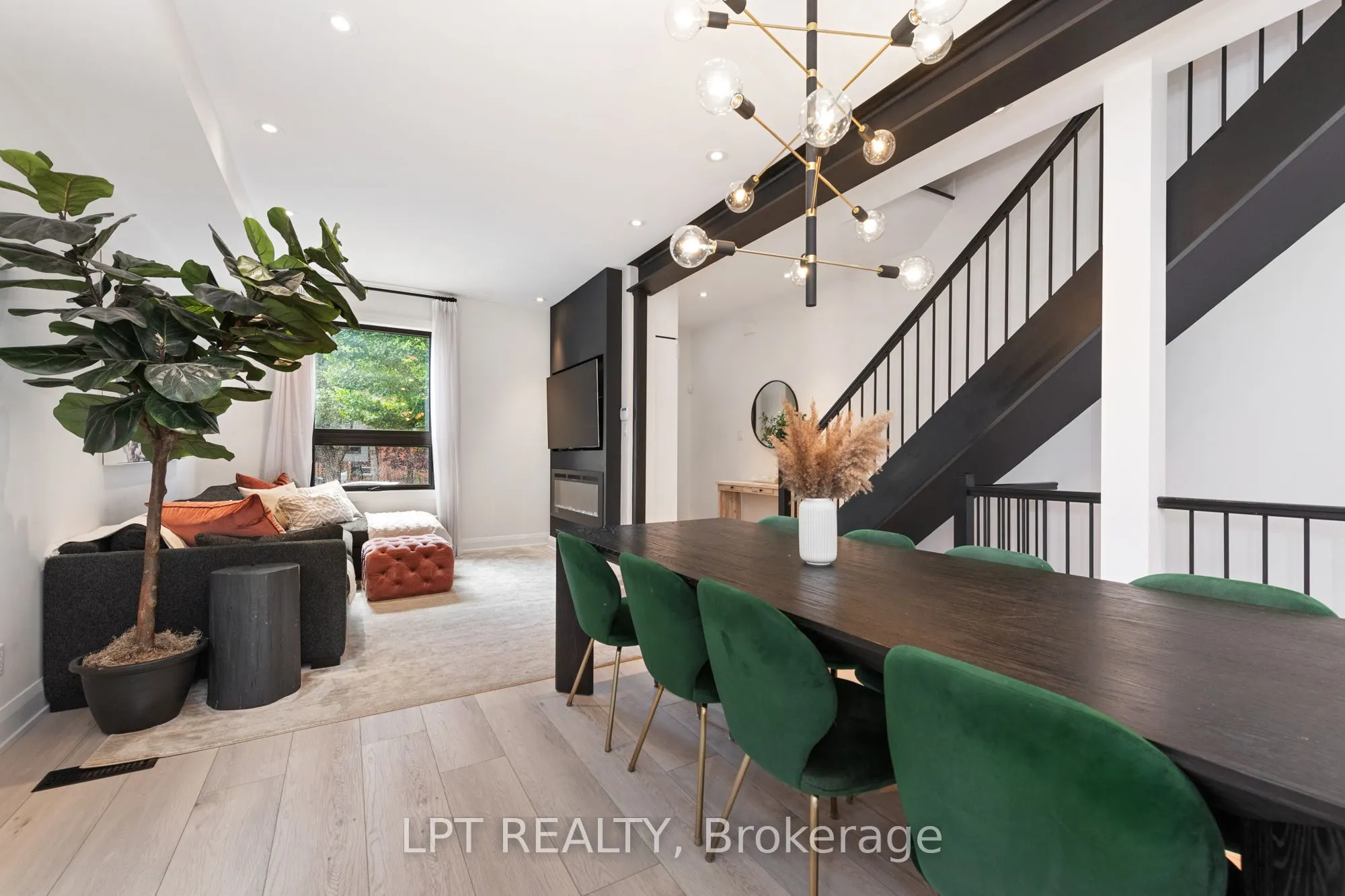 323 Booth Street
