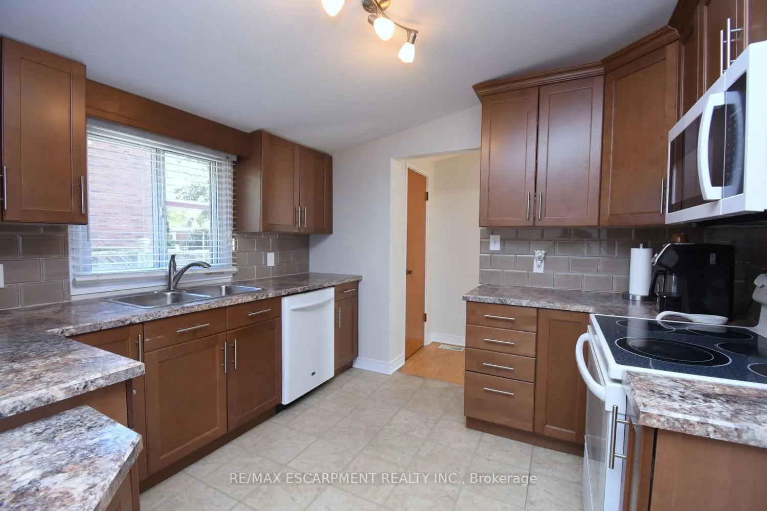 5 RONALDSHAY Avenue