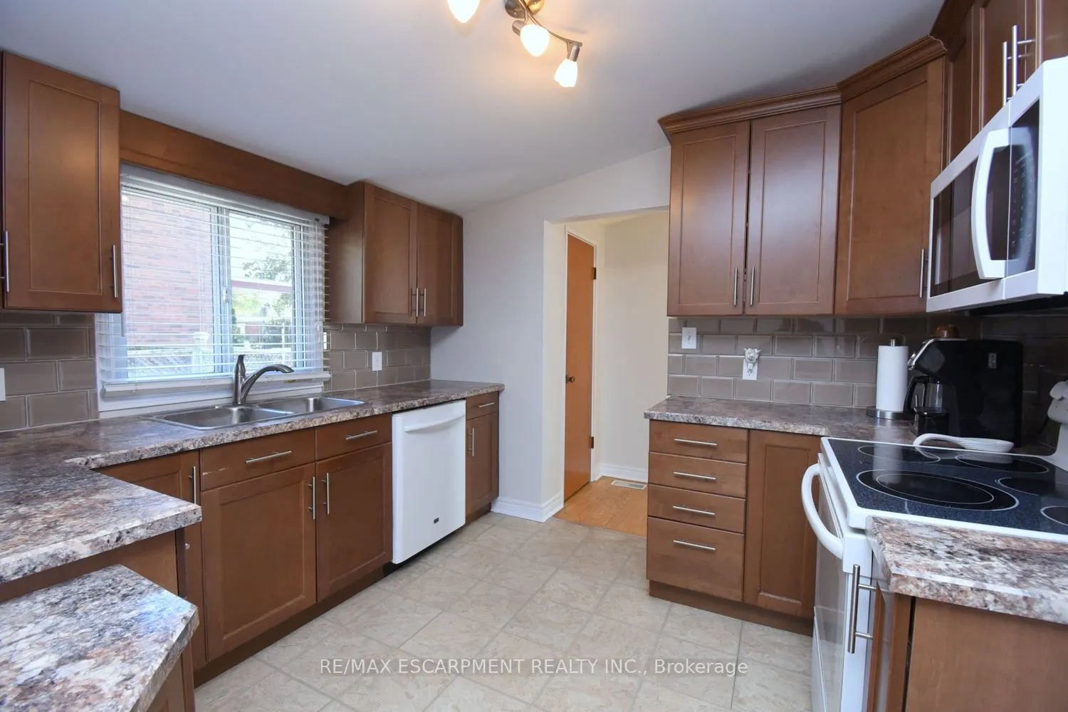 5 RONALDSHAY Avenue