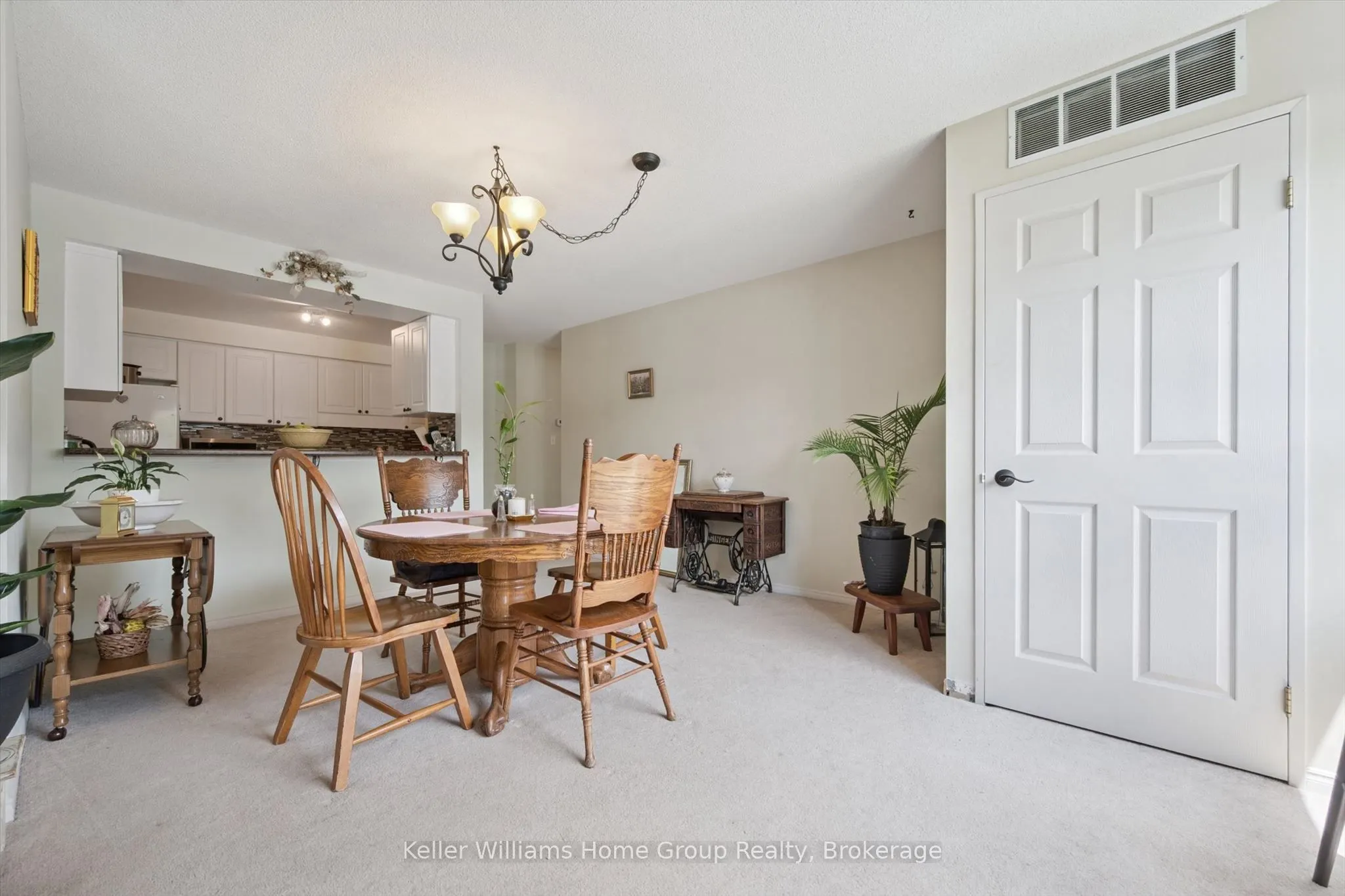 245 Queen Street W #305
