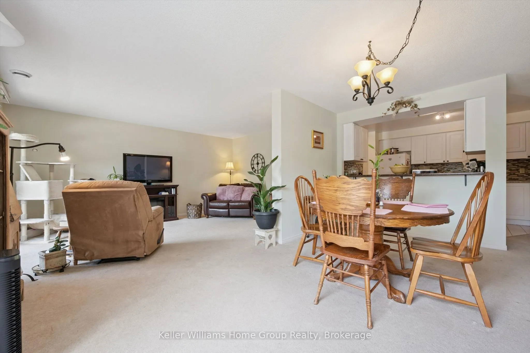 245 Queen Street W #305