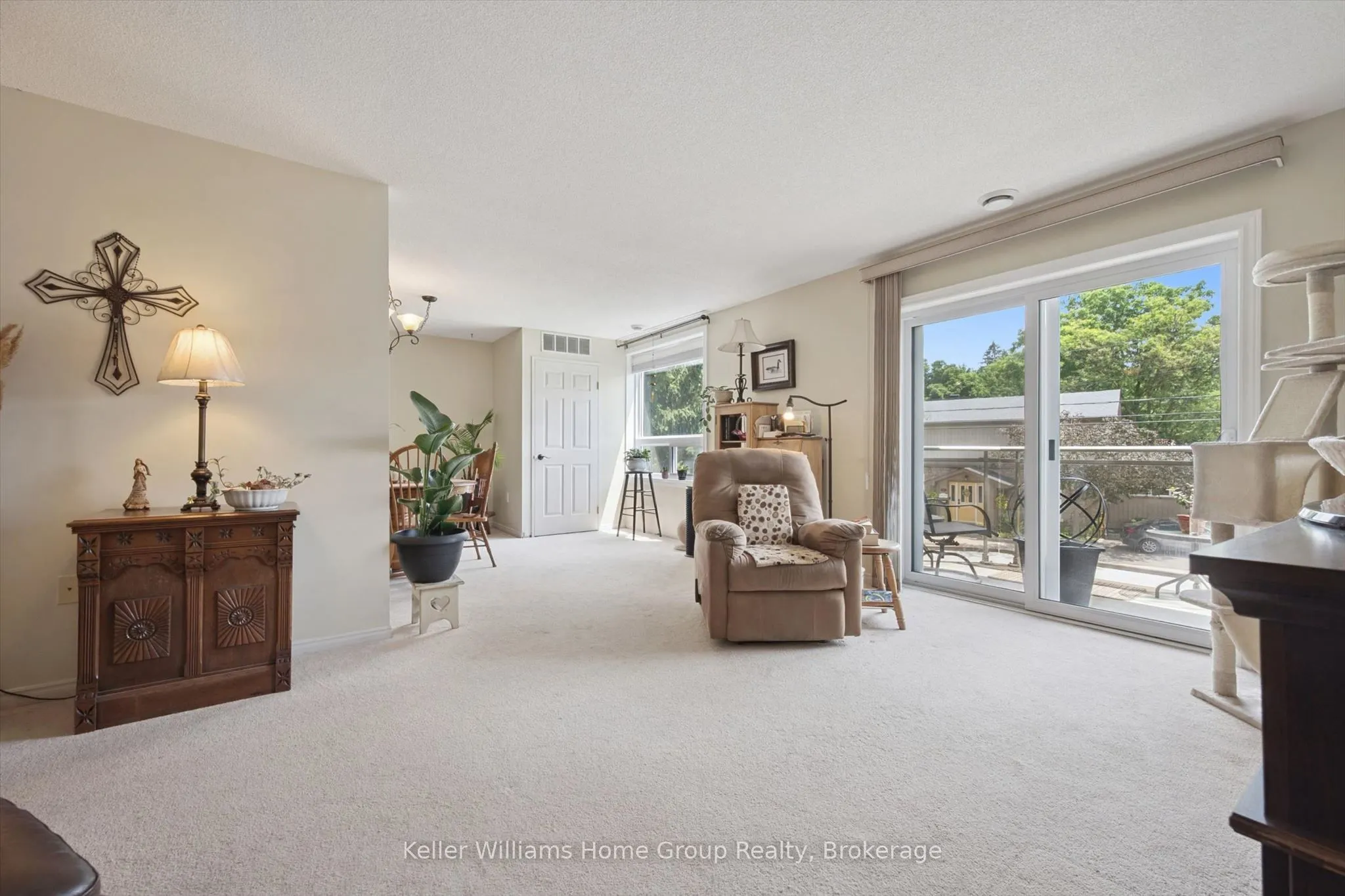 245 Queen Street W #305