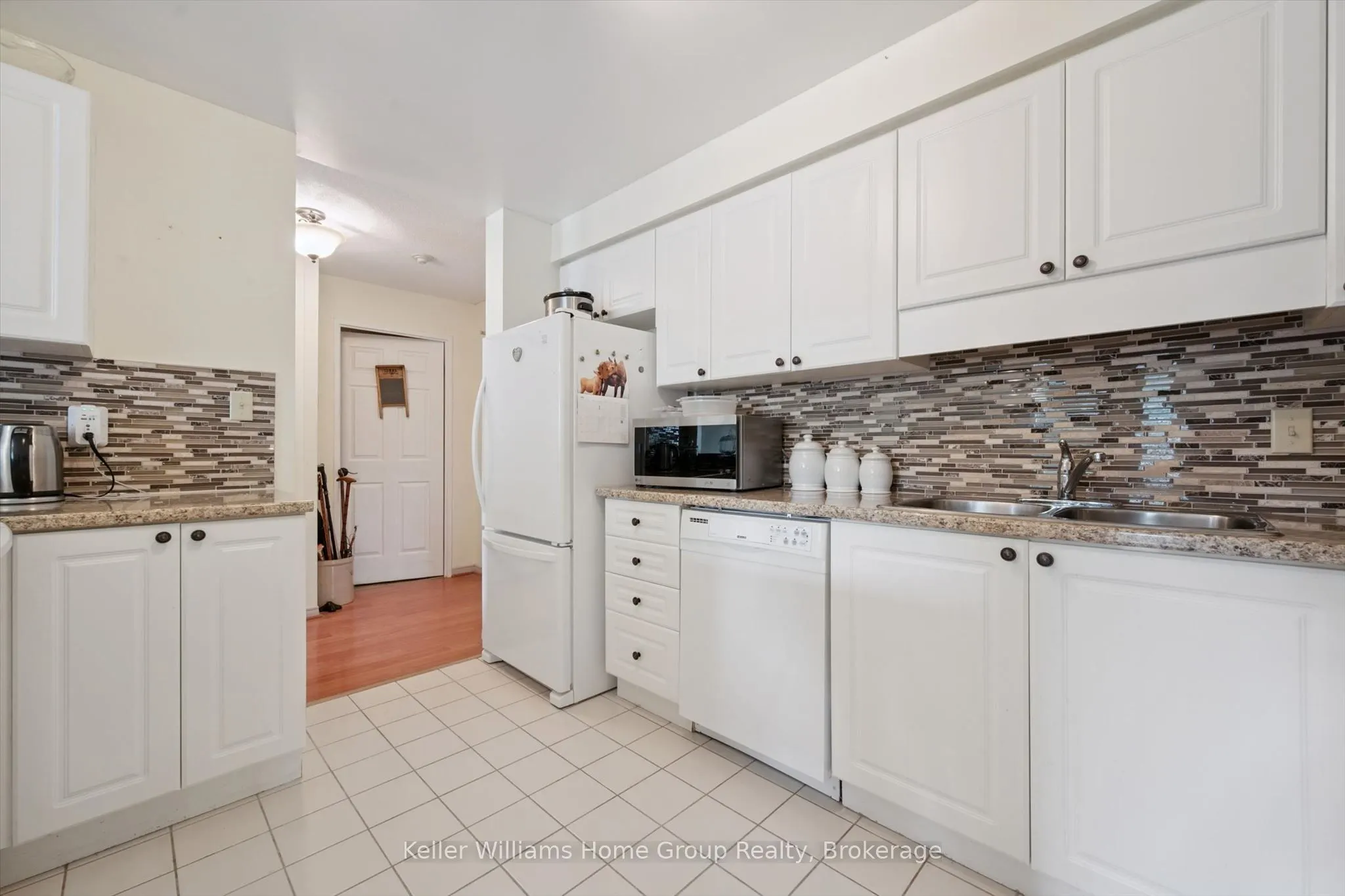 245 Queen Street W #305