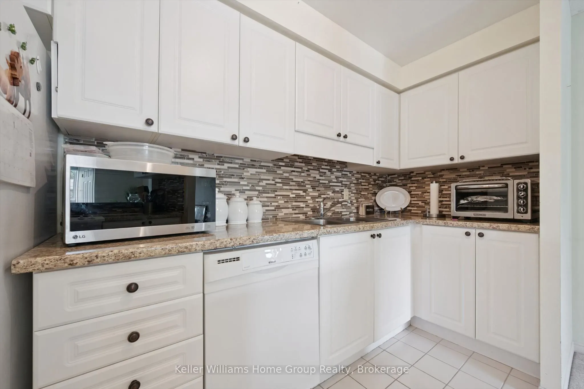 245 Queen Street W #305