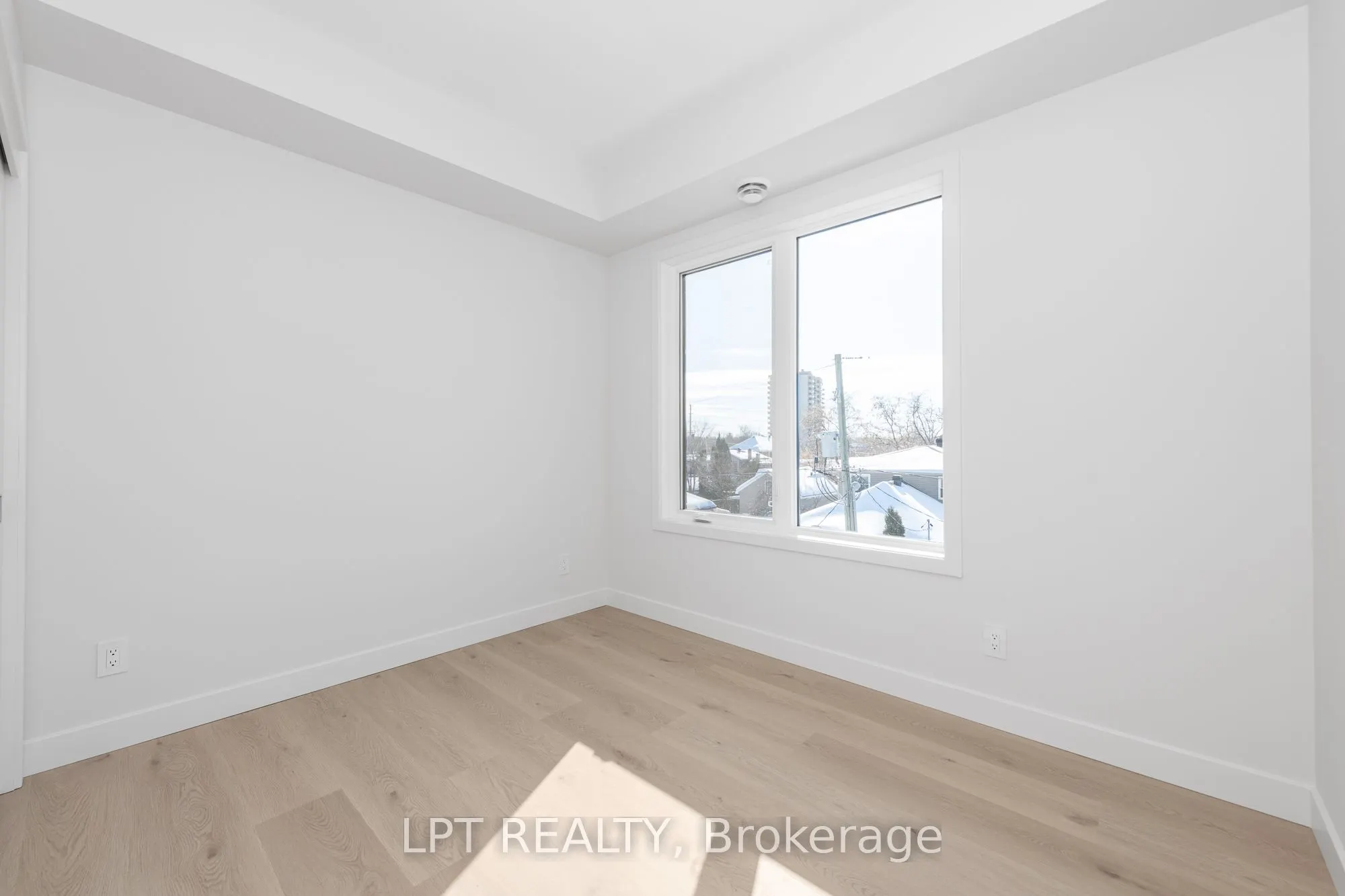 319 Shakespeare Street #9