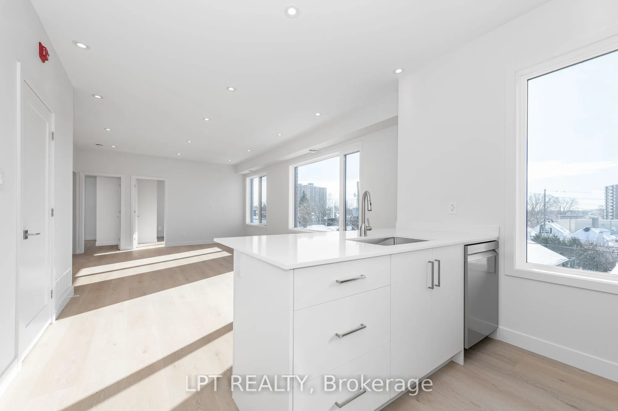 319 Shakespeare Street #9