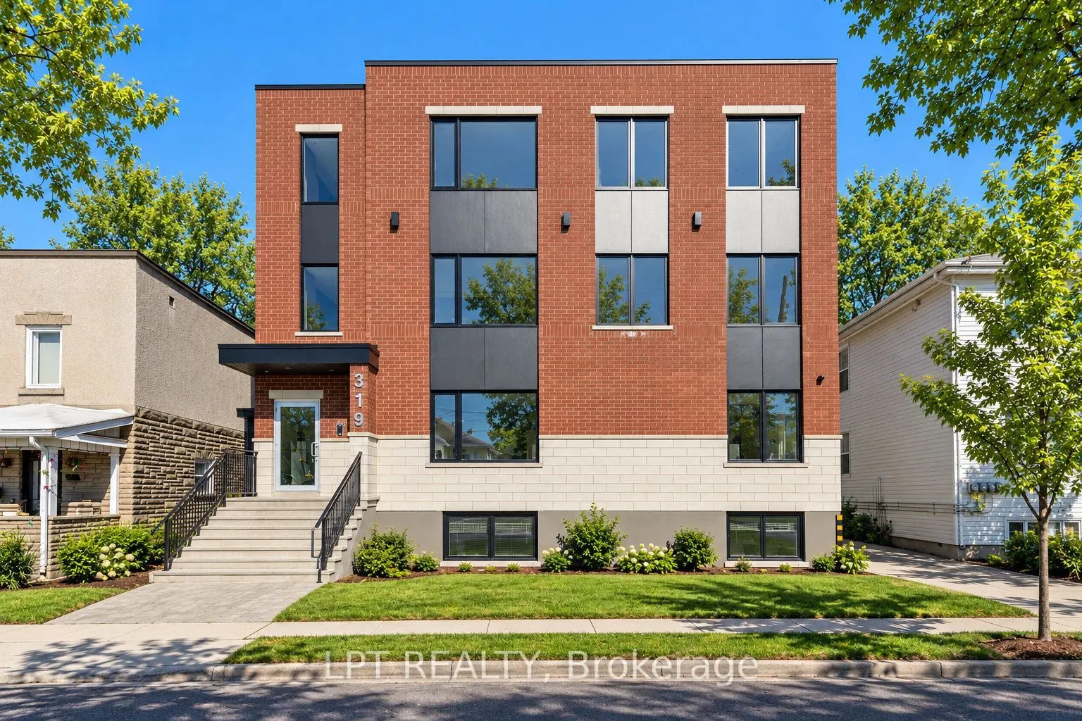 319 Shakespeare Street #9