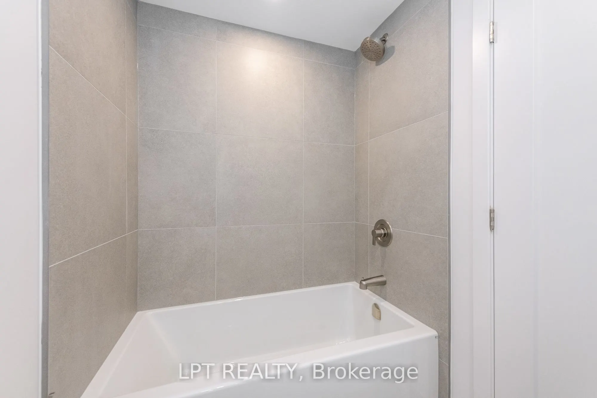 319 Shakespeare Street #2