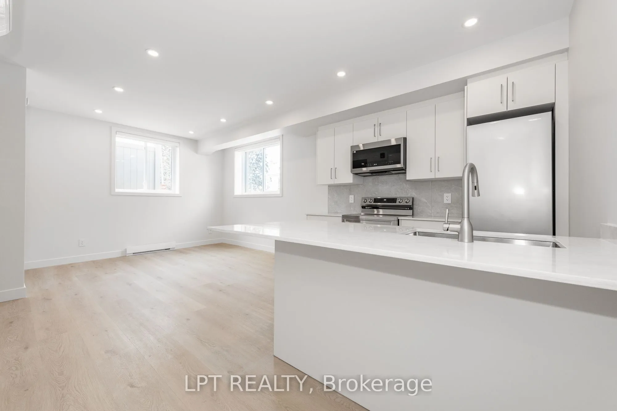 319 Shakespeare Street #2