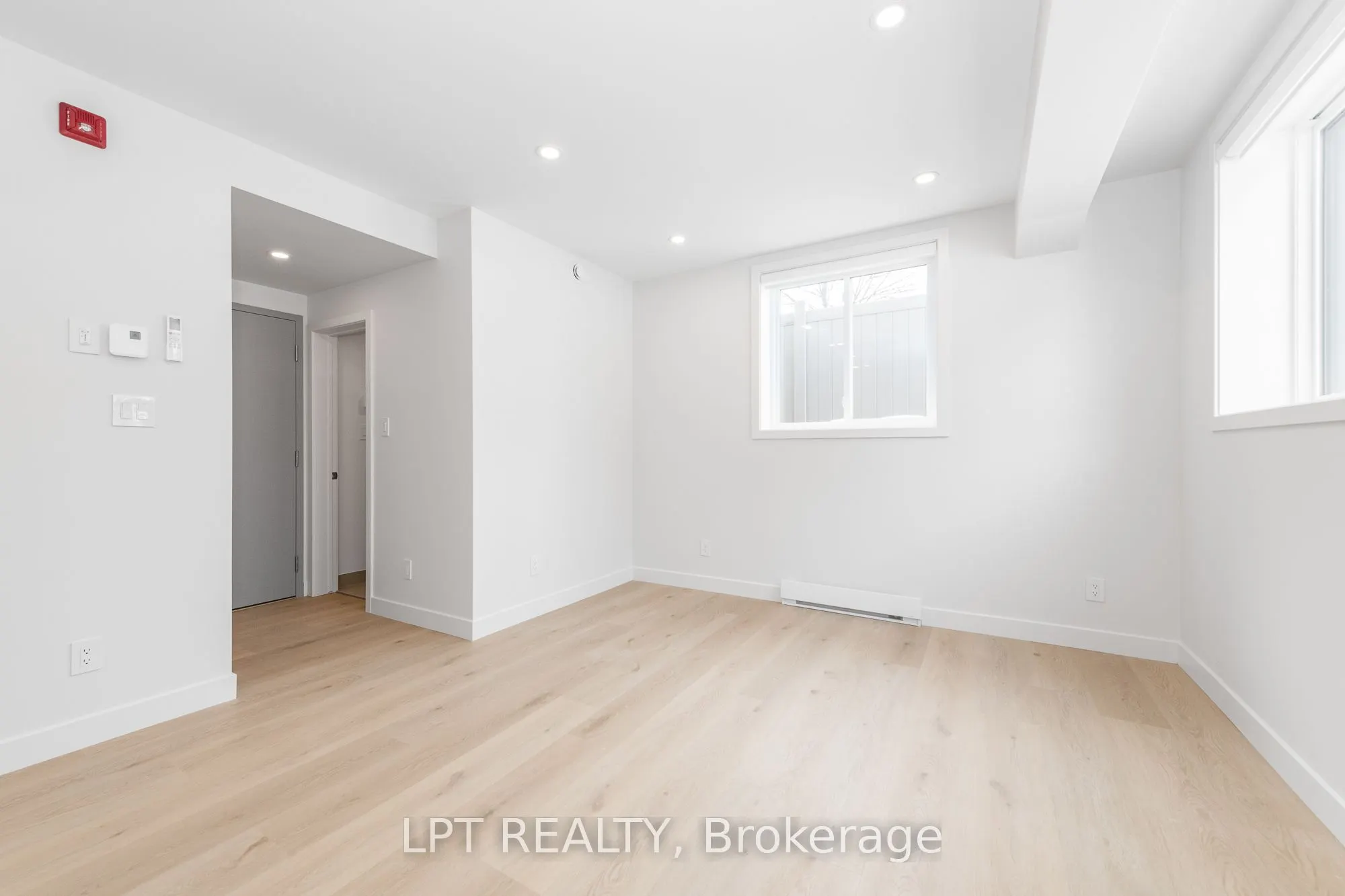 319 Shakespeare Street #2