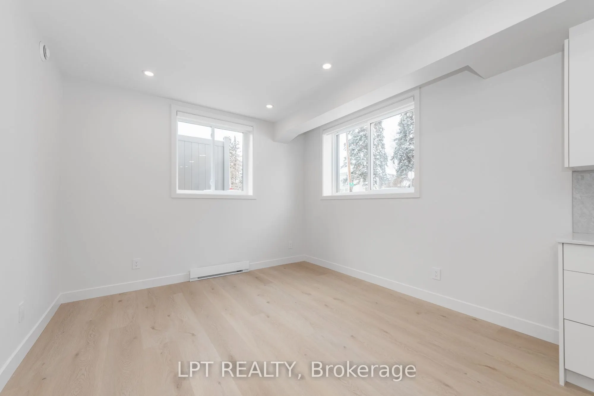 319 Shakespeare Street #2