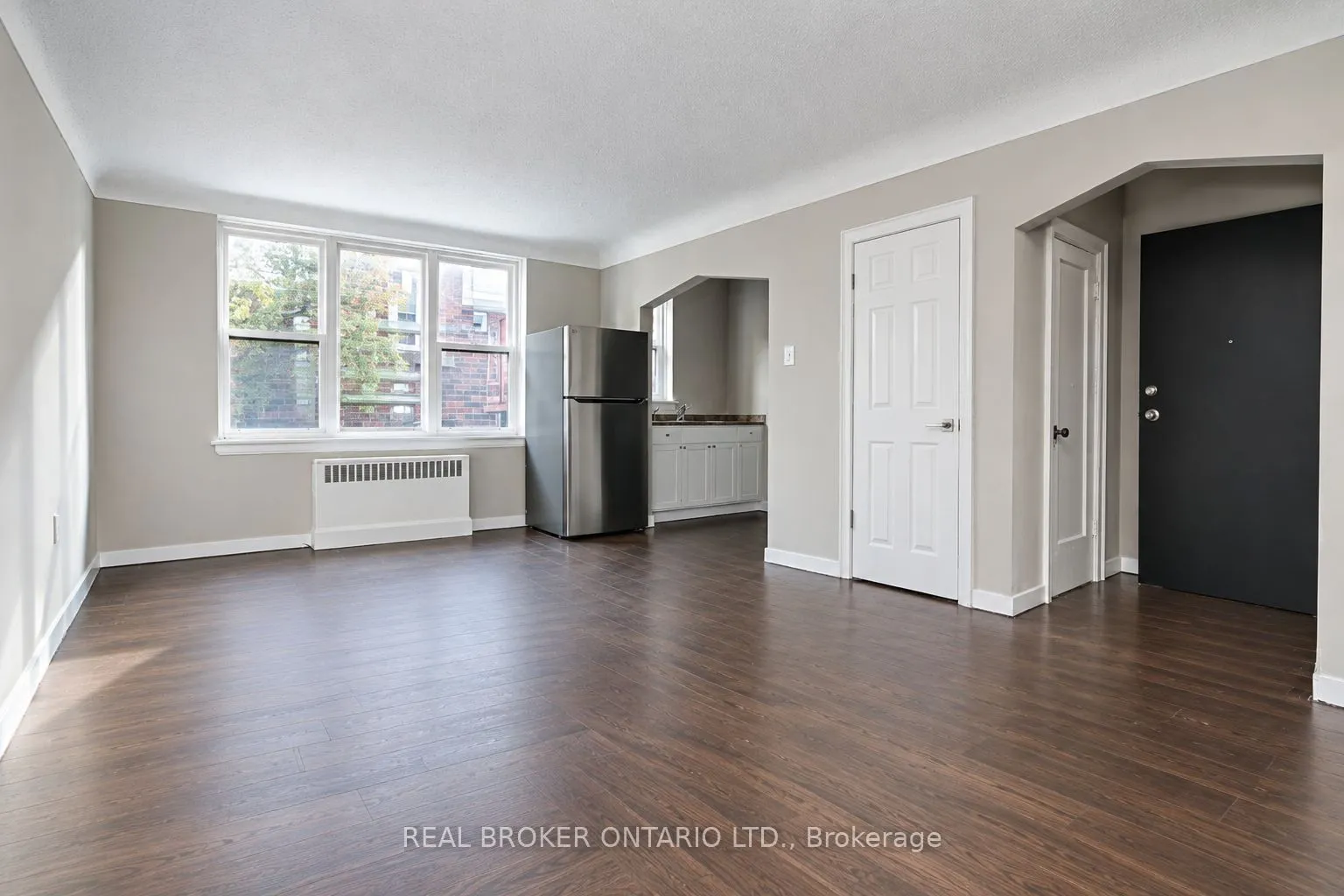 903-909 Main Street E