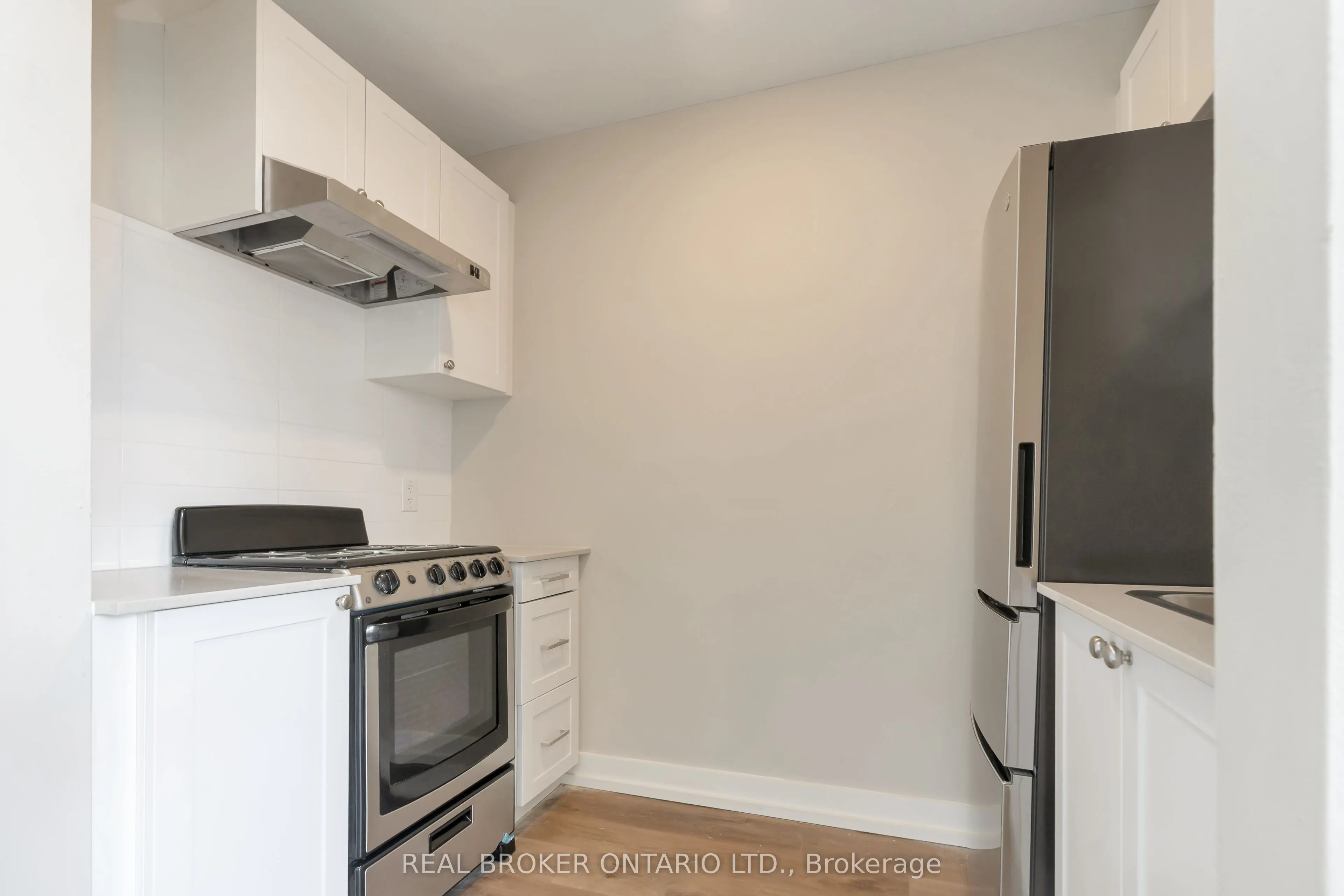 903-909 Main Street E