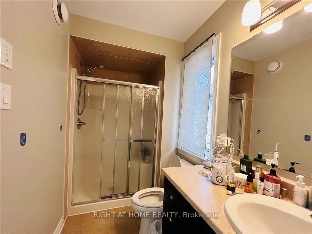 105 NUTTING Crescent