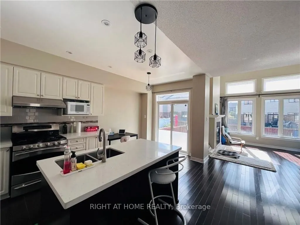 105 NUTTING Crescent