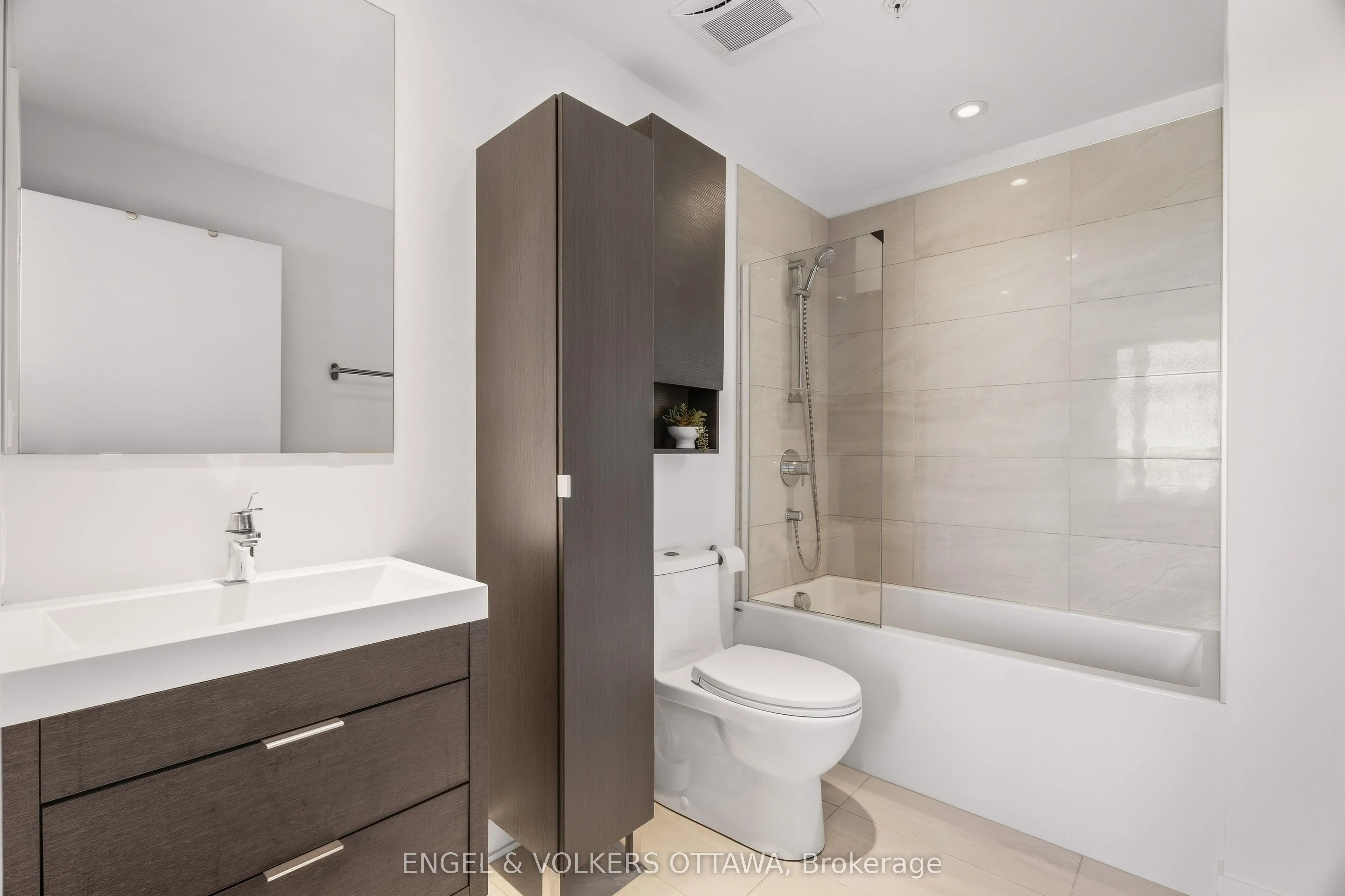 20 Daly Avenue #2010