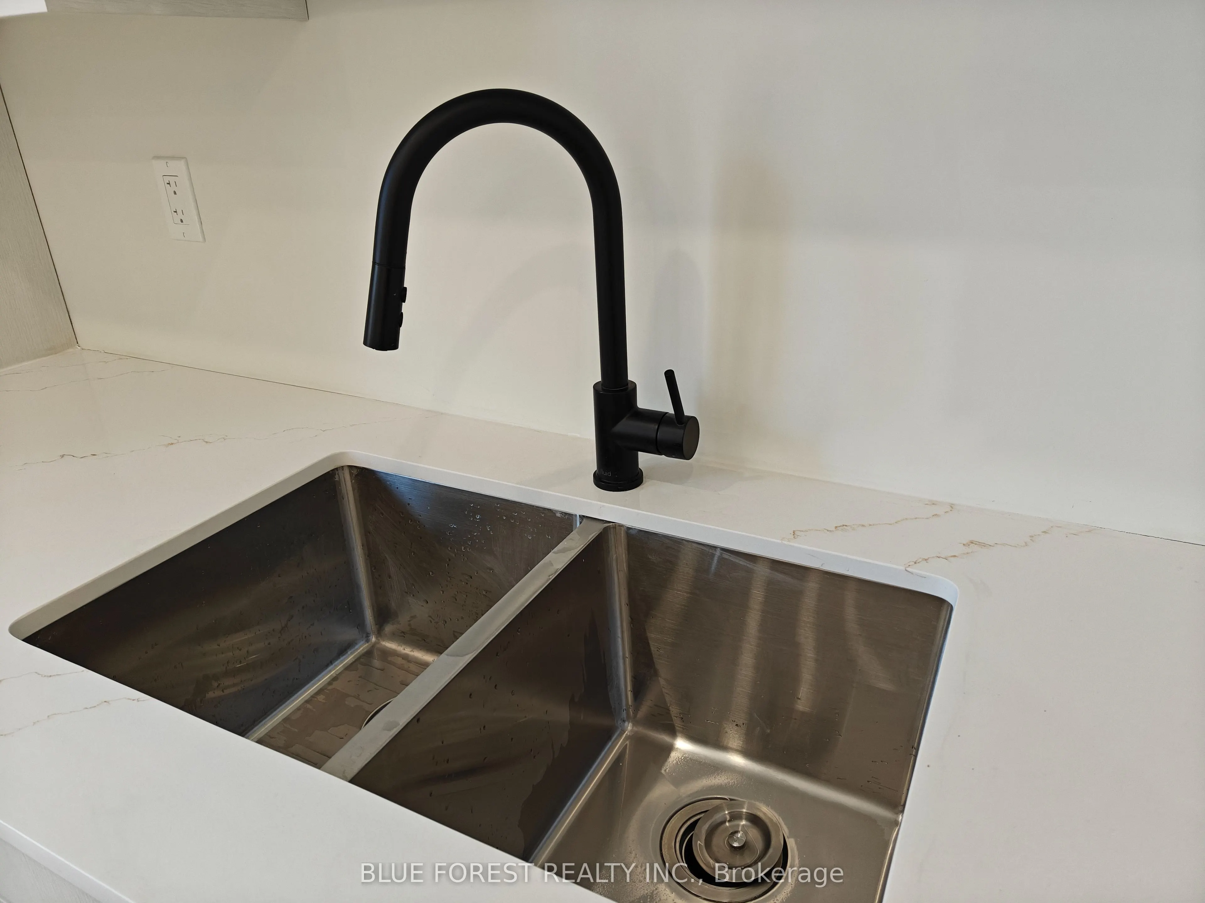 733 Verulam Street #1