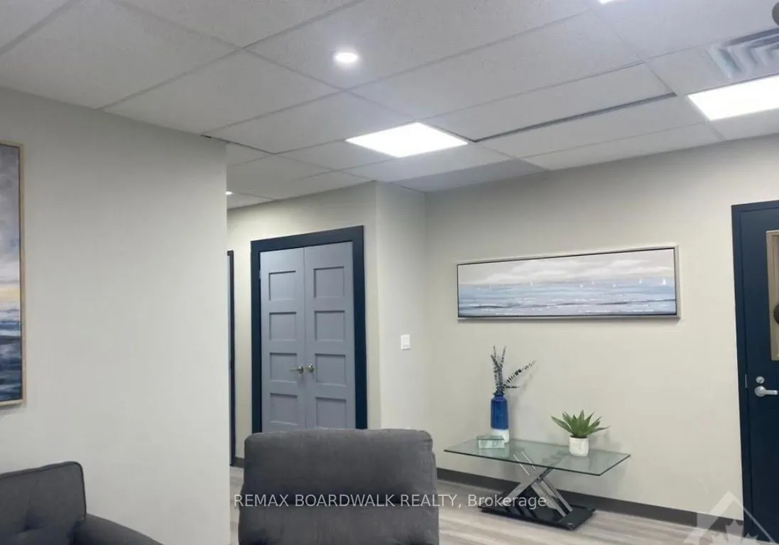2500 ST LAURENT Boulevard #103 & 104