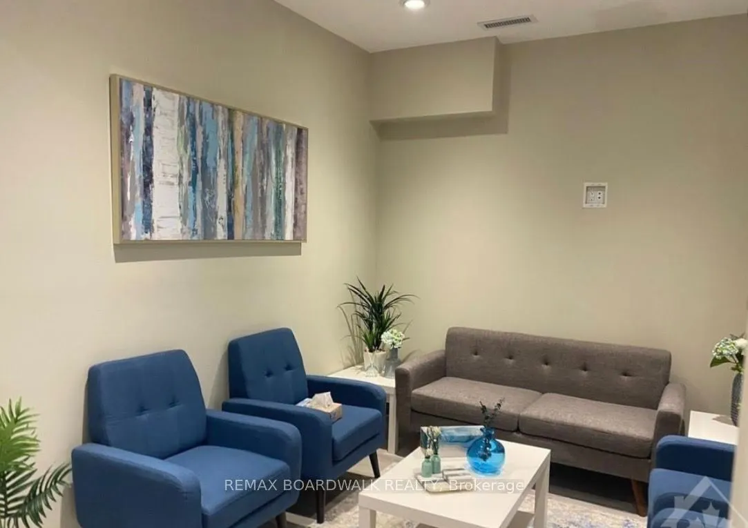 2500 ST LAURENT Boulevard #103 & 104