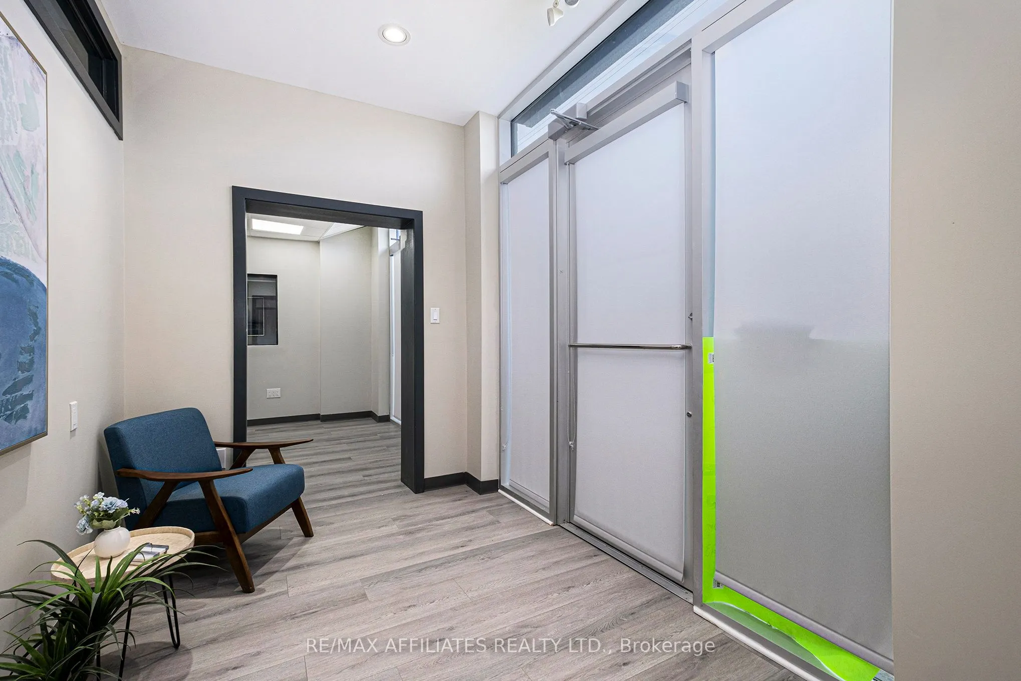 2500 ST LAURENT Boulevard #103 & 104