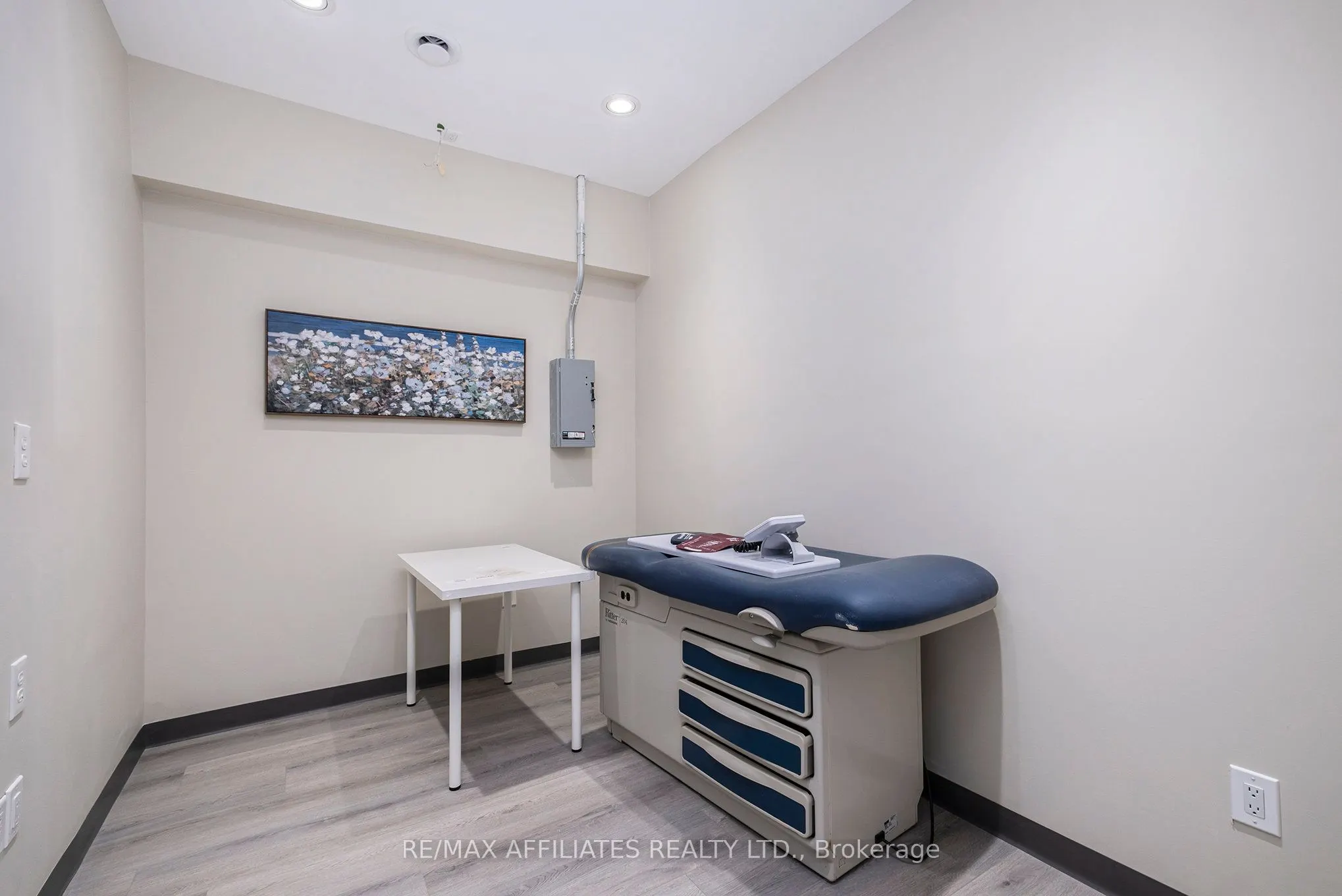 2500 ST LAURENT Boulevard #103 & 104