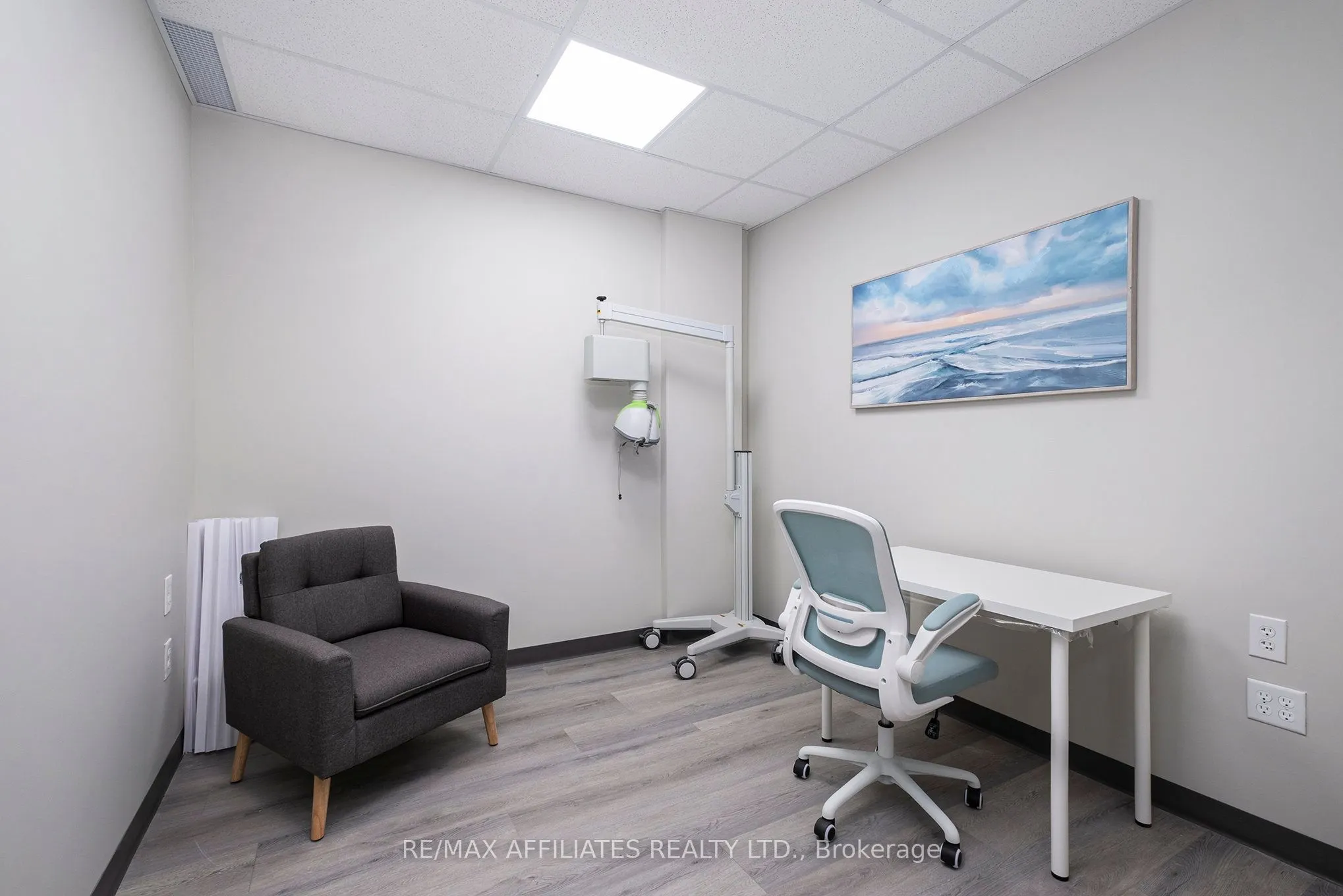 2500 ST LAURENT Boulevard #103 & 104