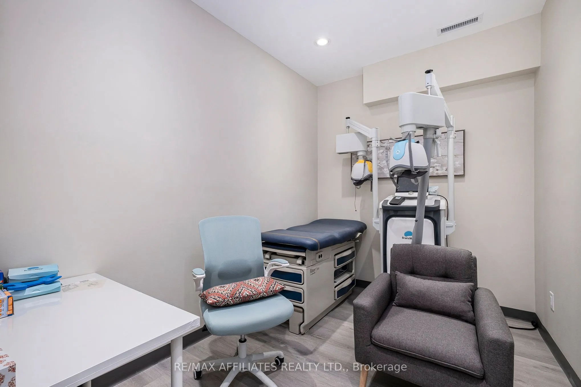 2500 ST LAURENT Boulevard #103 & 104