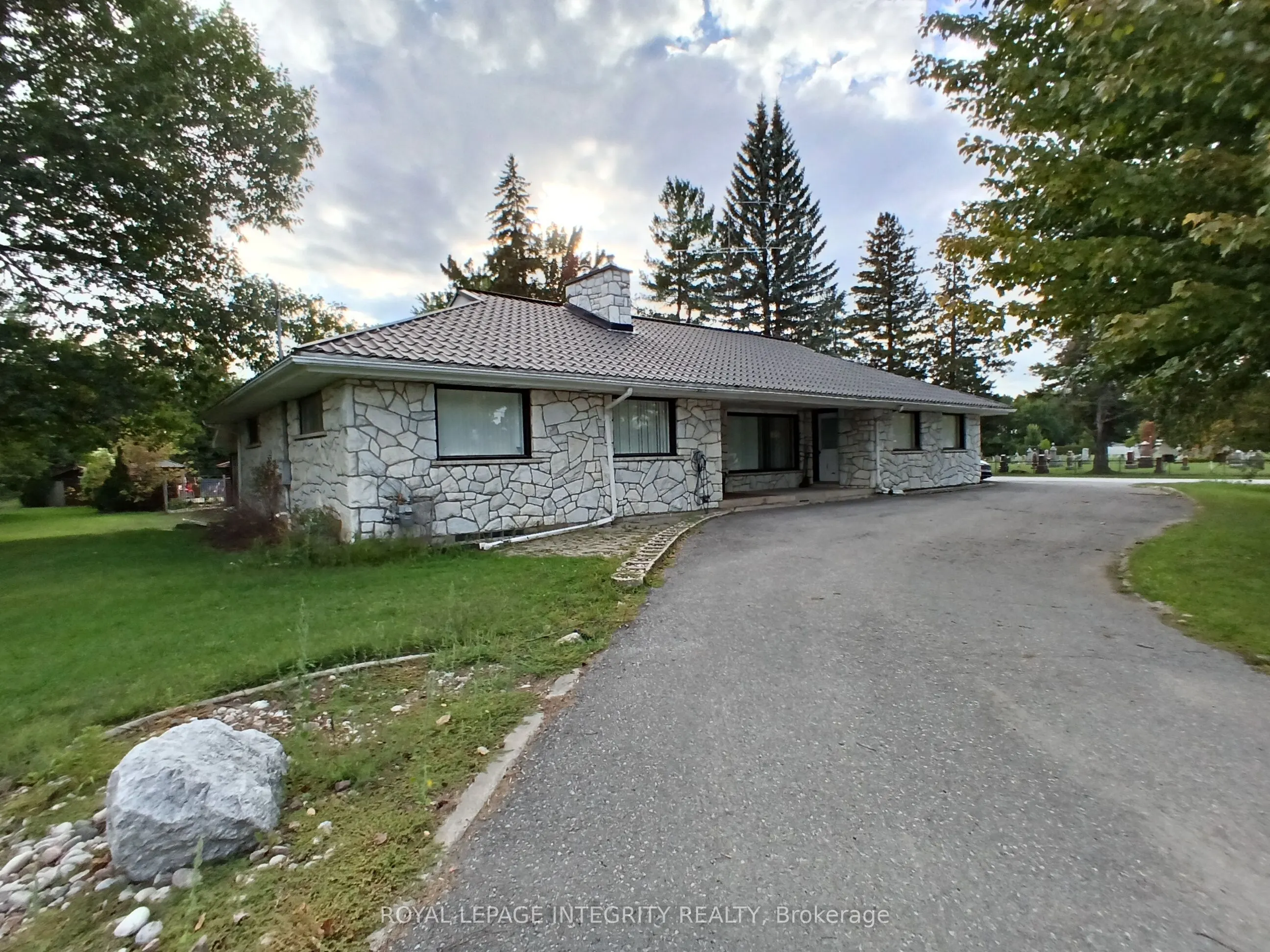 2591 Carp Road
