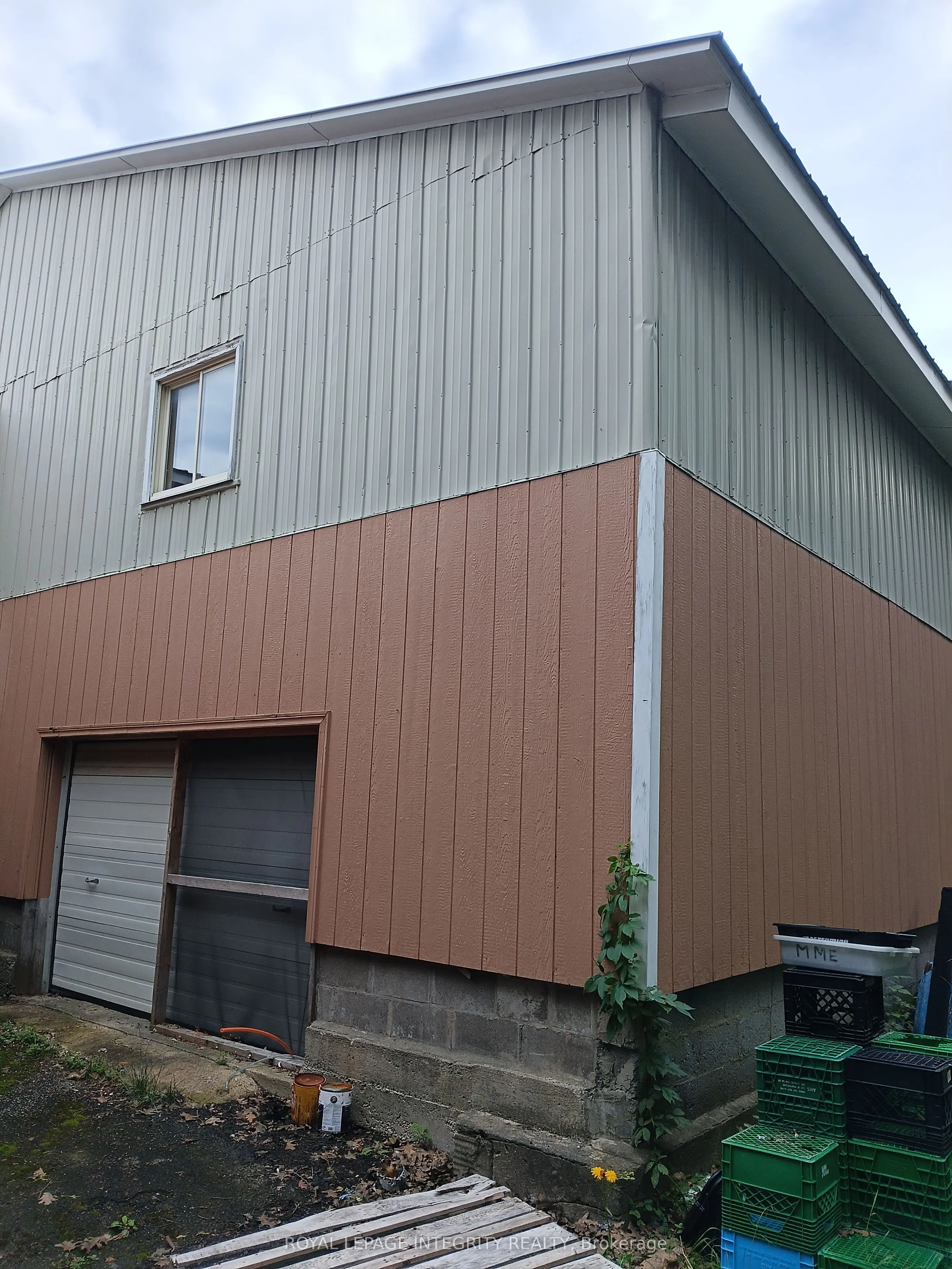 2591 Carp Road