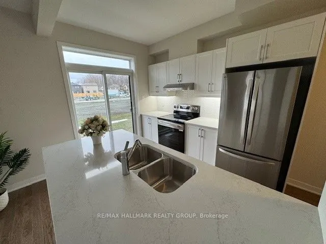 521 Galanthus Walk