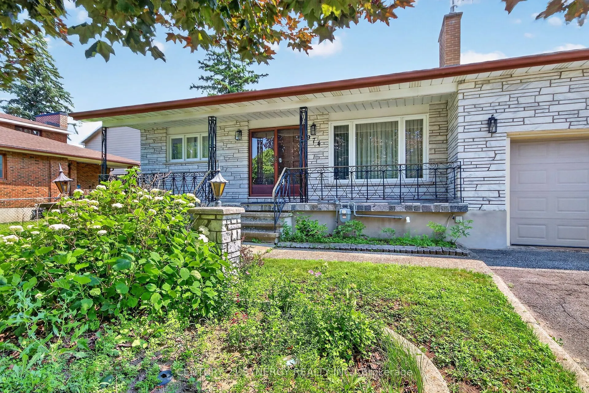 974 Greenbriar Avenue