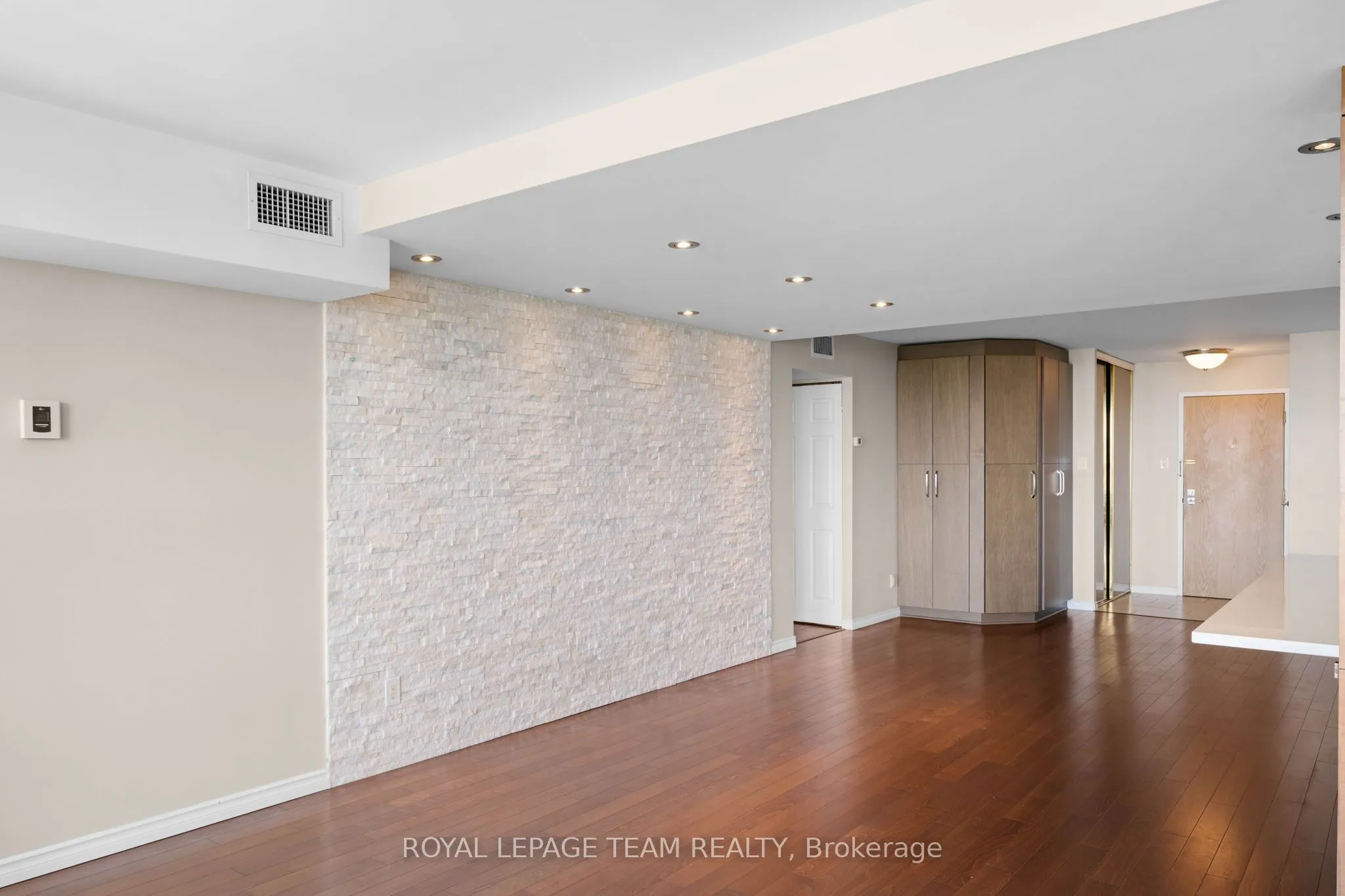 1500 Riverside Drive #2408