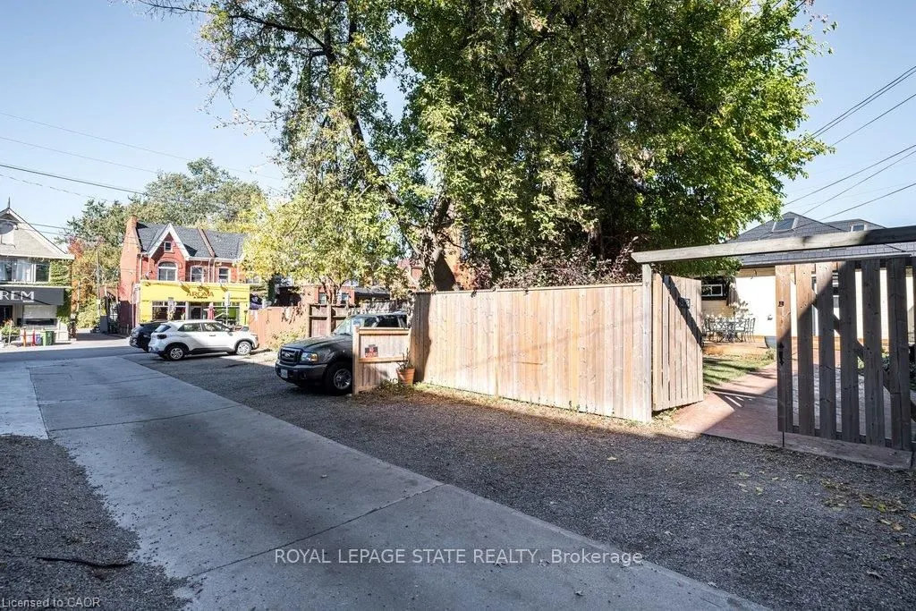 303 Charlton Avenue W