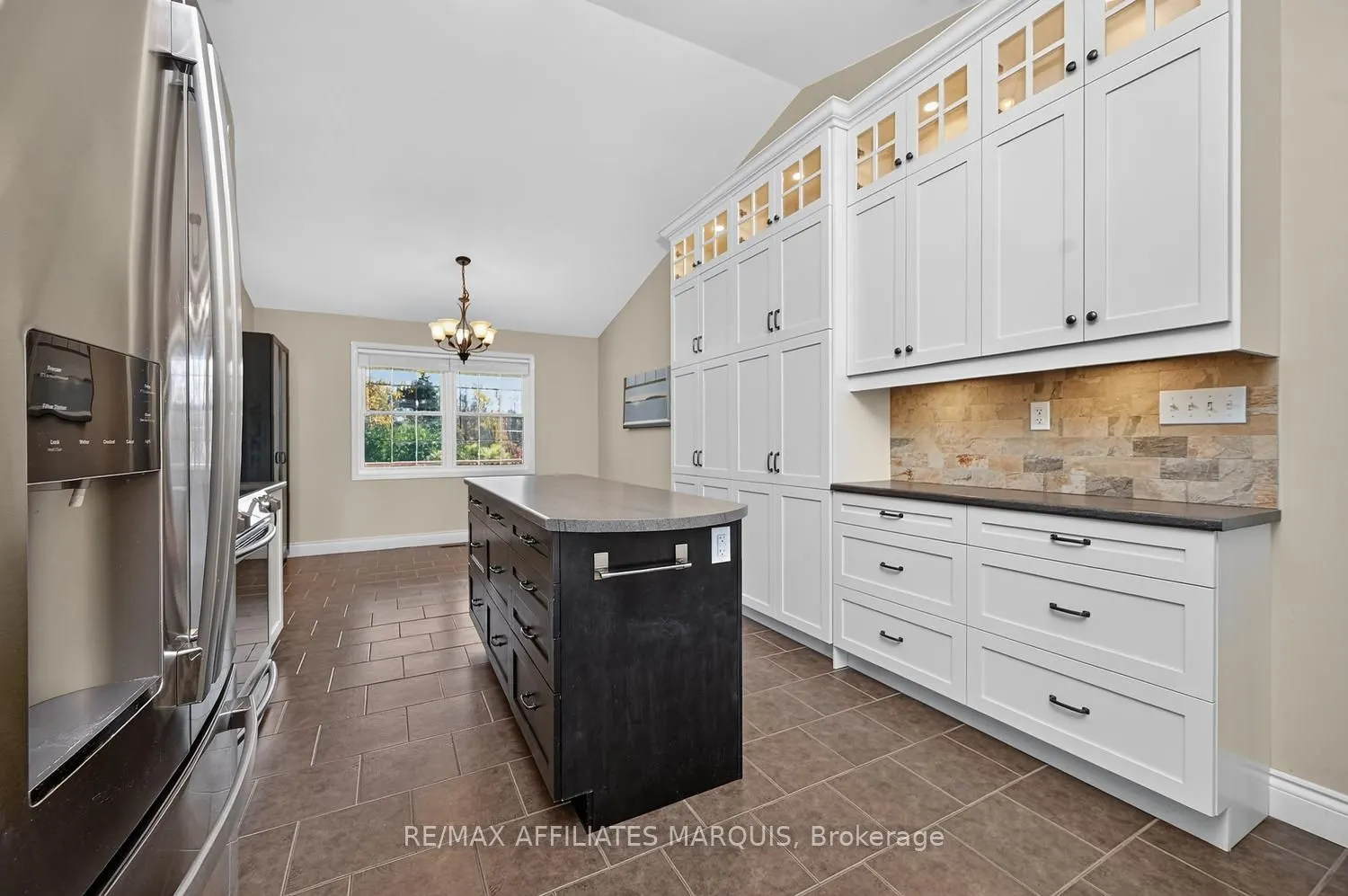 240 Noonan Road S