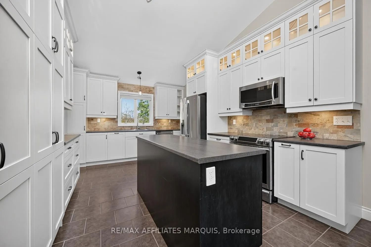 240 Noonan Road S