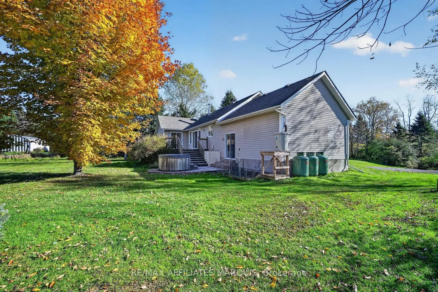 240 Noonan Road S